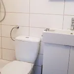 Near Shooping Center, 6 Guests