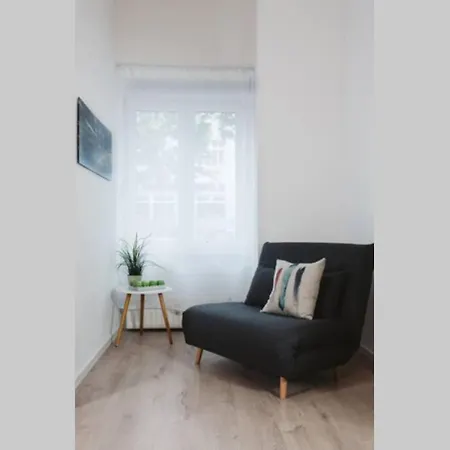 Near Shooping Center, 6 Guests Apartmán