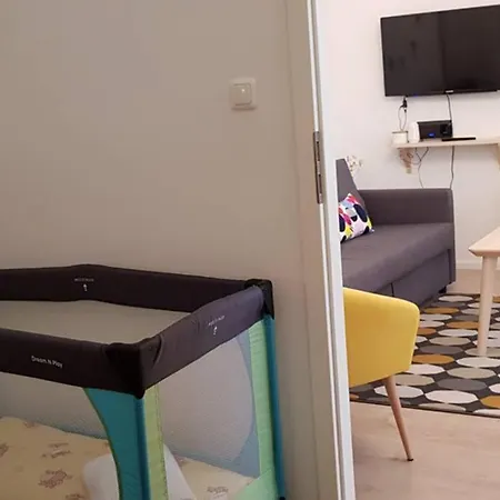 Apartmán Near Shooping Center, 6 Guests Berlín