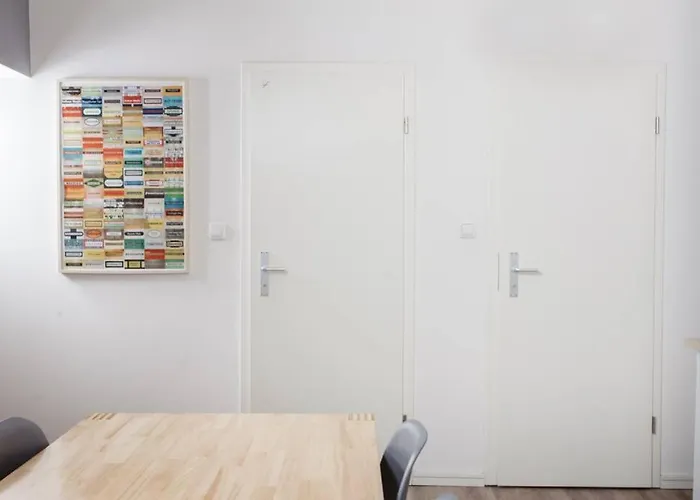 Near Shooping Center, 6 Guests برلين